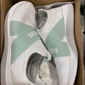 Womens nike puremotion adapt